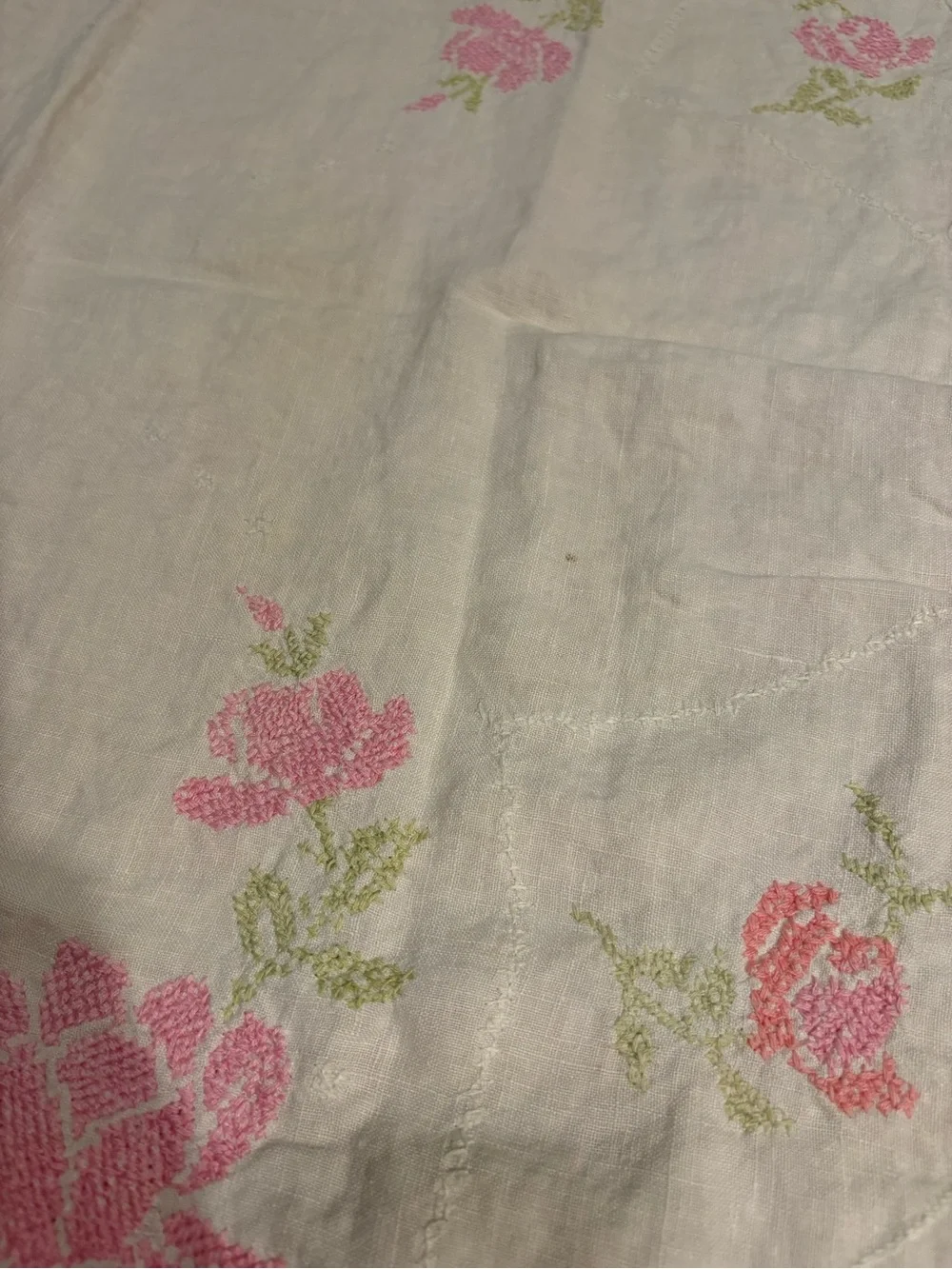 Floral Embroidered Linen Tablecloth - Pink